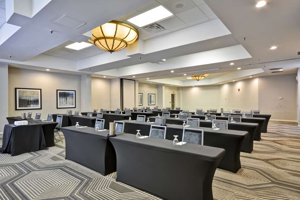 Фото Embassy Suites Hotel Charlotte