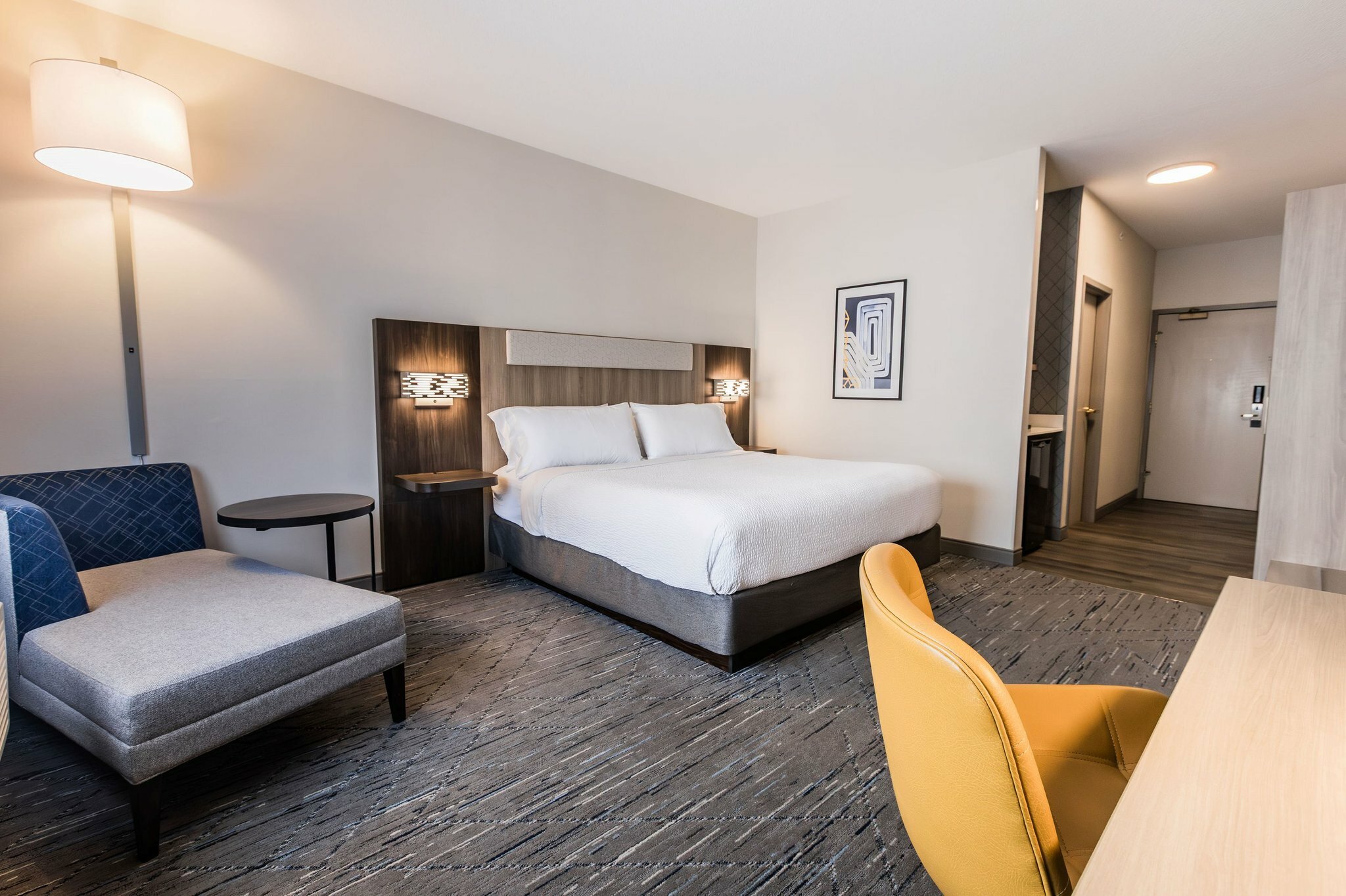 Фото Holiday Inn Express Hotel & Suites Calgary S-Macleod Trail S, an Ihg Hotel