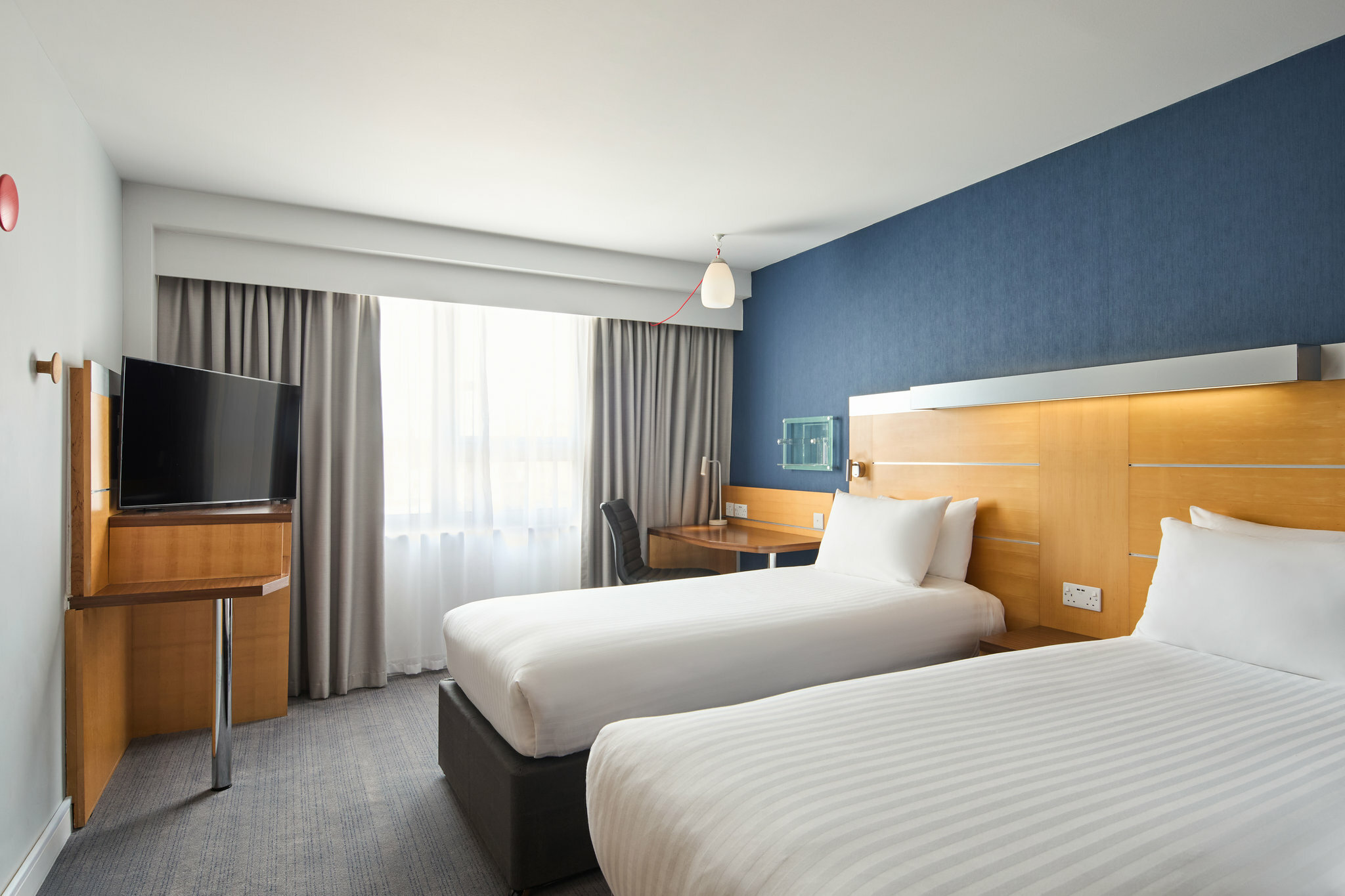 Фото Holiday Inn Express London - Limehouse, an Ihg Hotel