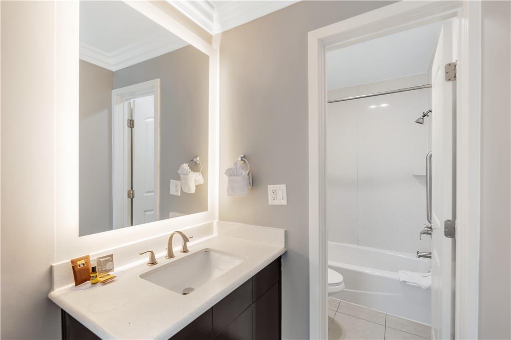 Фото Best Western Plus La Mid Town Hotel