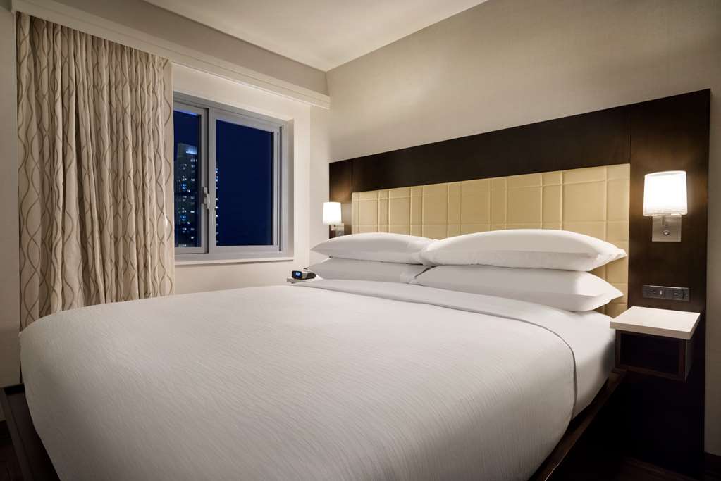 Фото Embassy Suites by Hilton New York Manhattan Times Square