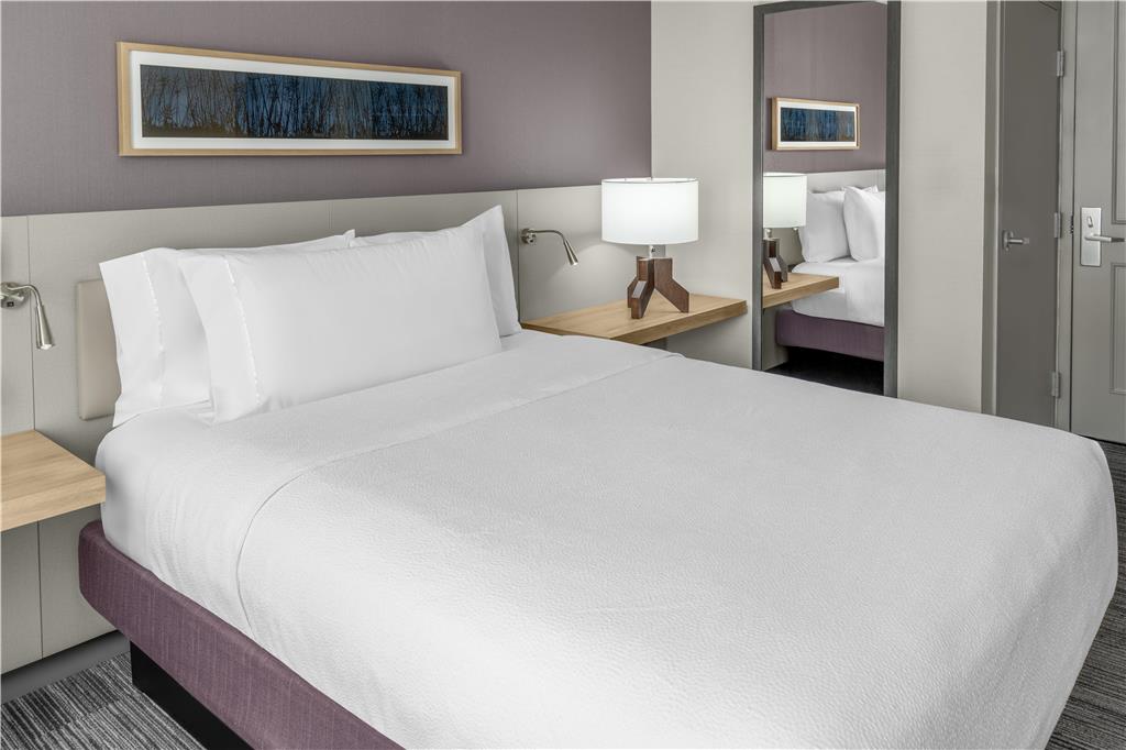 Фото Hilton Garden Inn Queens/JFK Airport