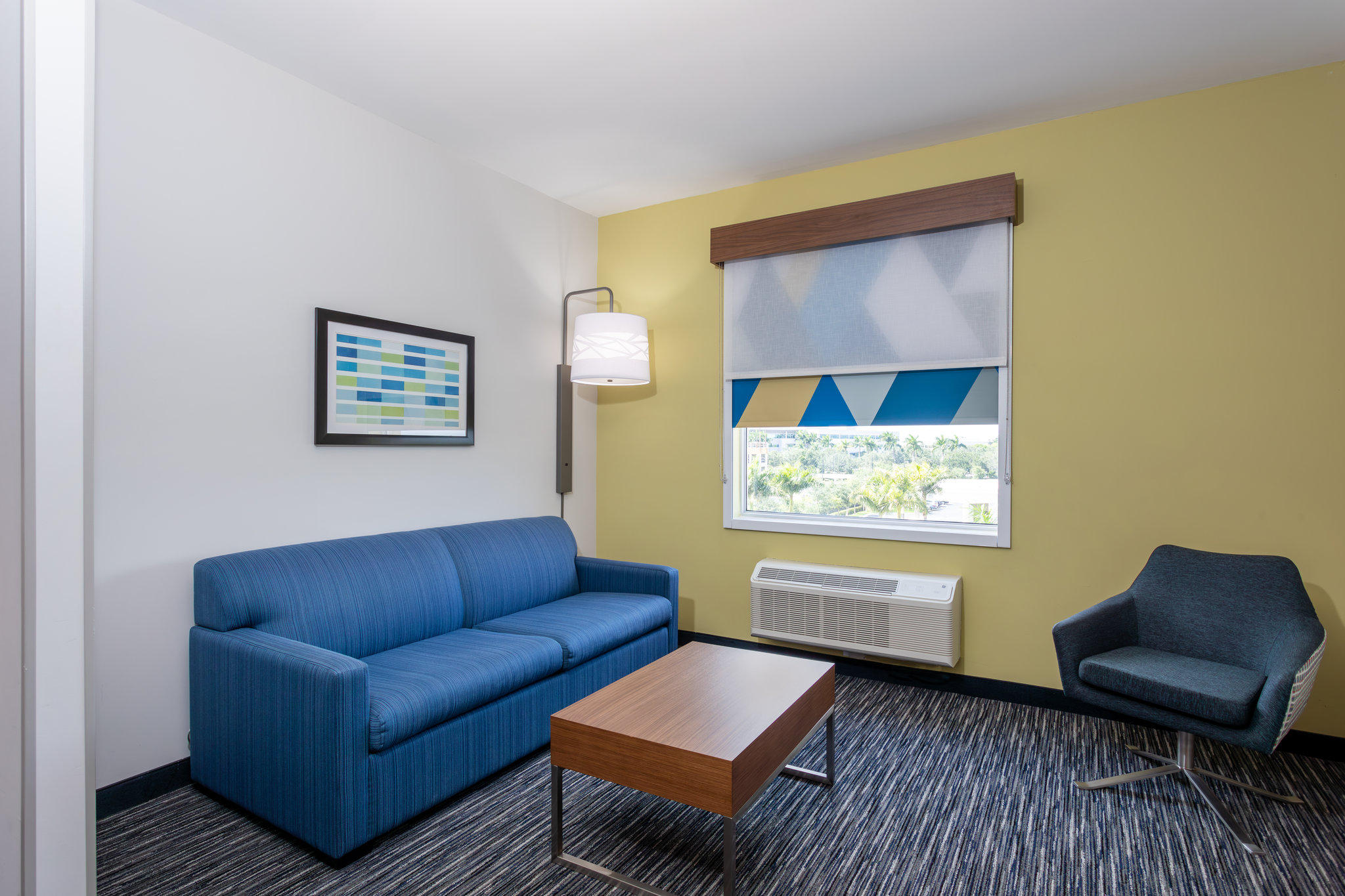 Фото Holiday Inn Express and Suites Miramar, an Ihg Hotel