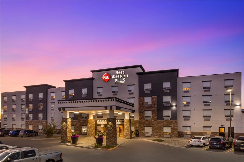 Фото Best Western Plus Service Inn & Suites