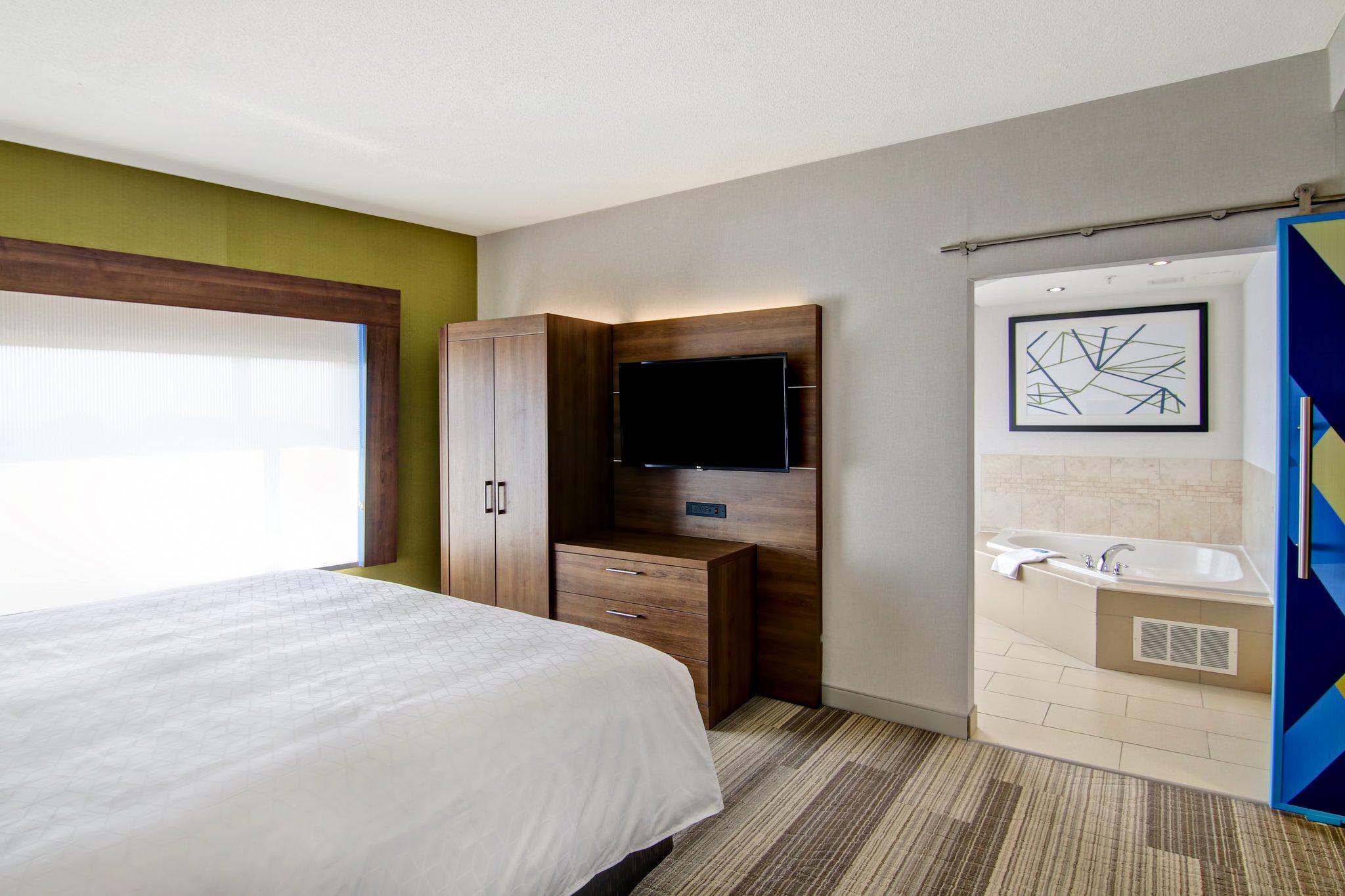 Фото Holiday Inn Express Hotel & Suites Toronto - Markham, an Ihg Hotel