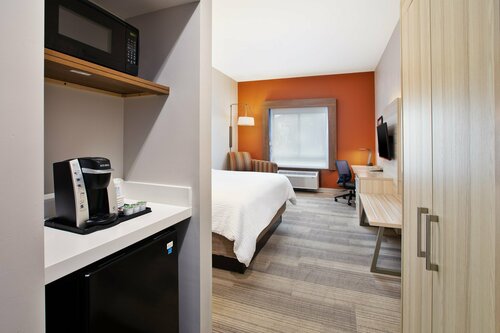 Гостиница Holiday Inn Express Hotel & Suites Athens, an Ihg Hotel в Афинах