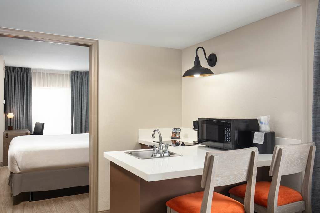Фото Best Western Plus King's Inn & Suites