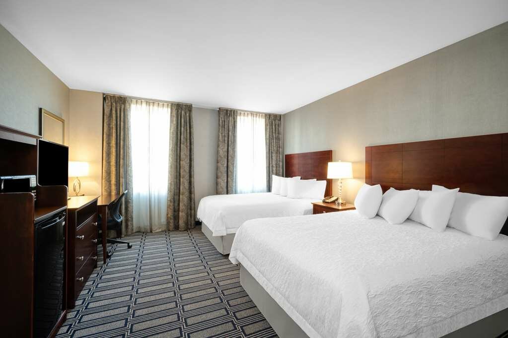 Фото Hampton Inn & Suites Providence Downtown