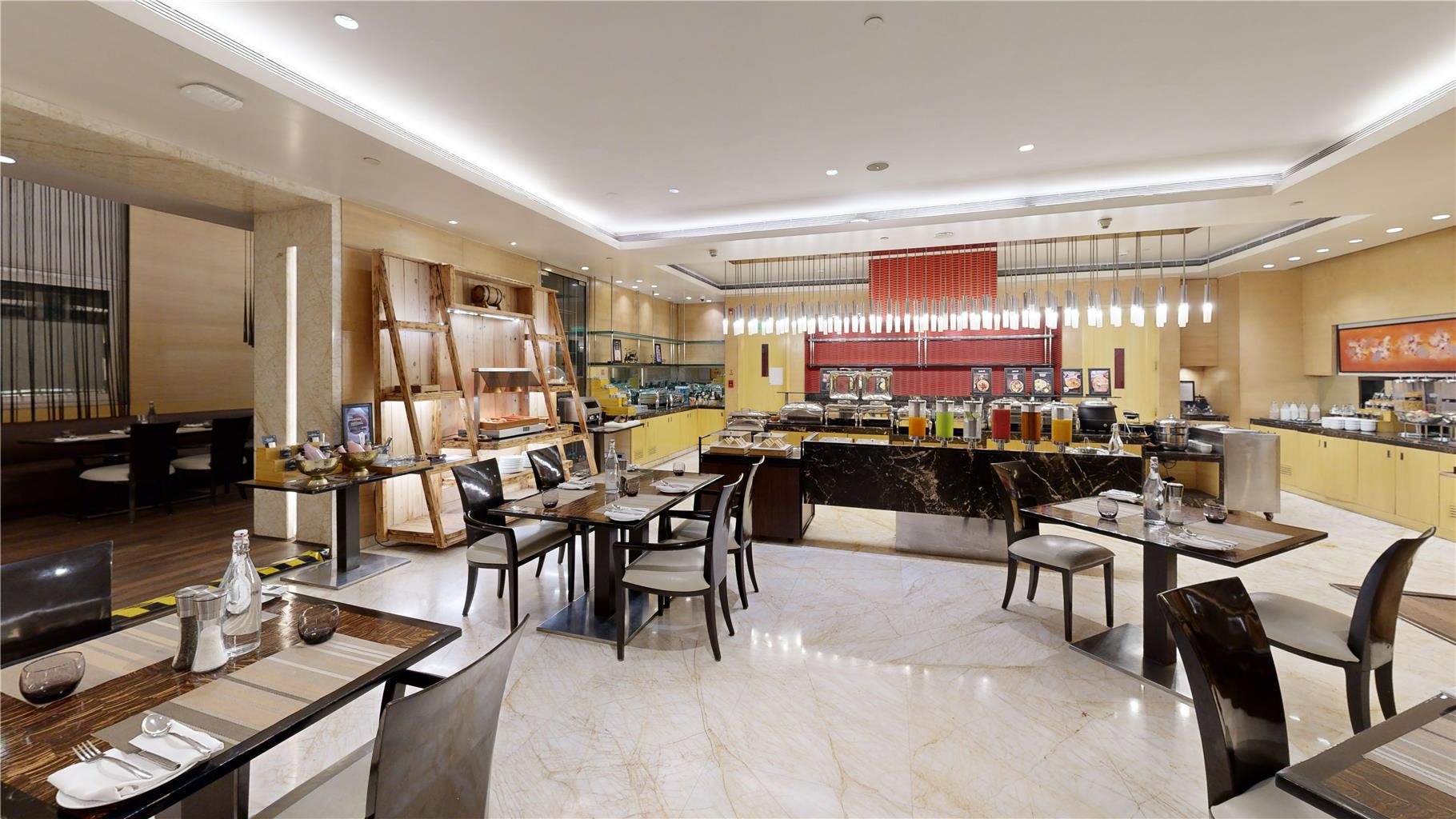 Фото Radisson Blu Marina Hotel, Delhi Connaught Place