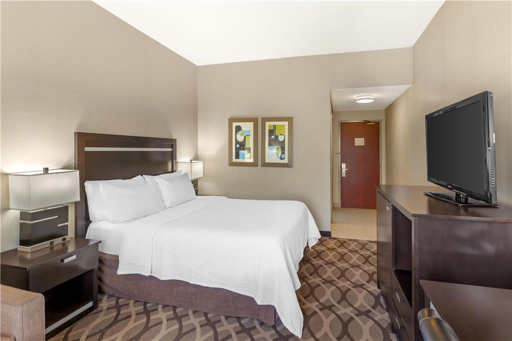 Фото Best Western Plus Travel Hotel Toronto Airport