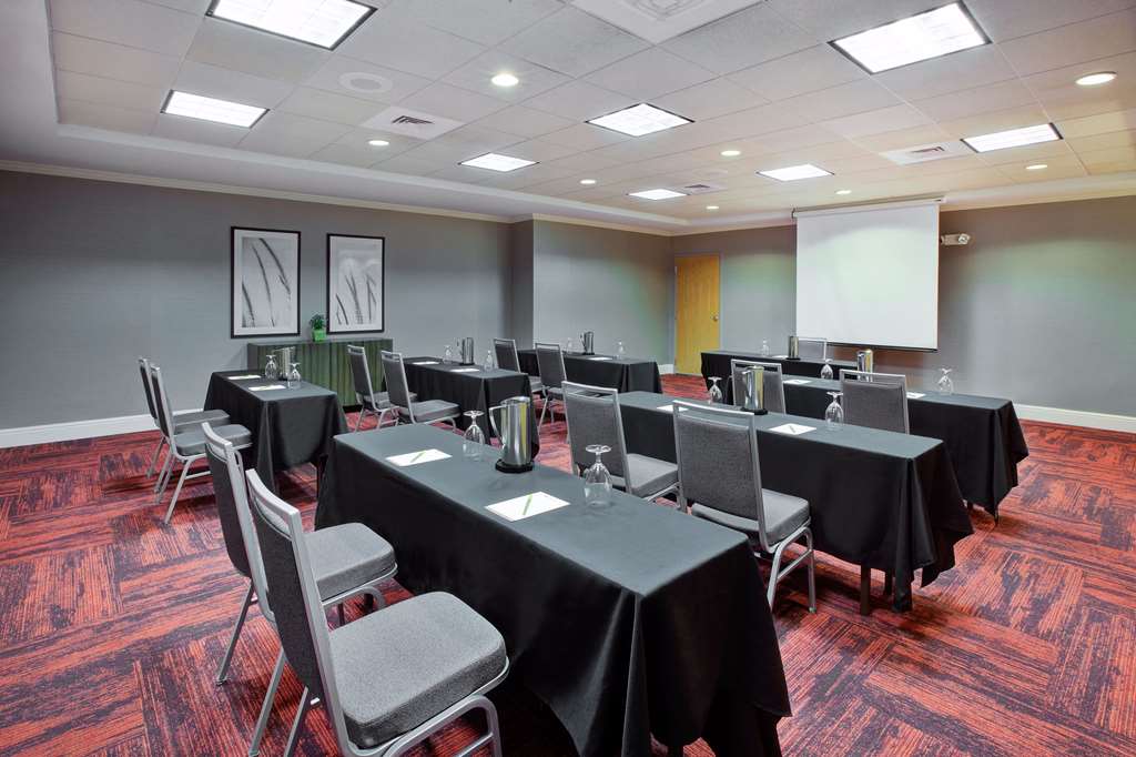 Фото Hilton Garden Inn Chesterton