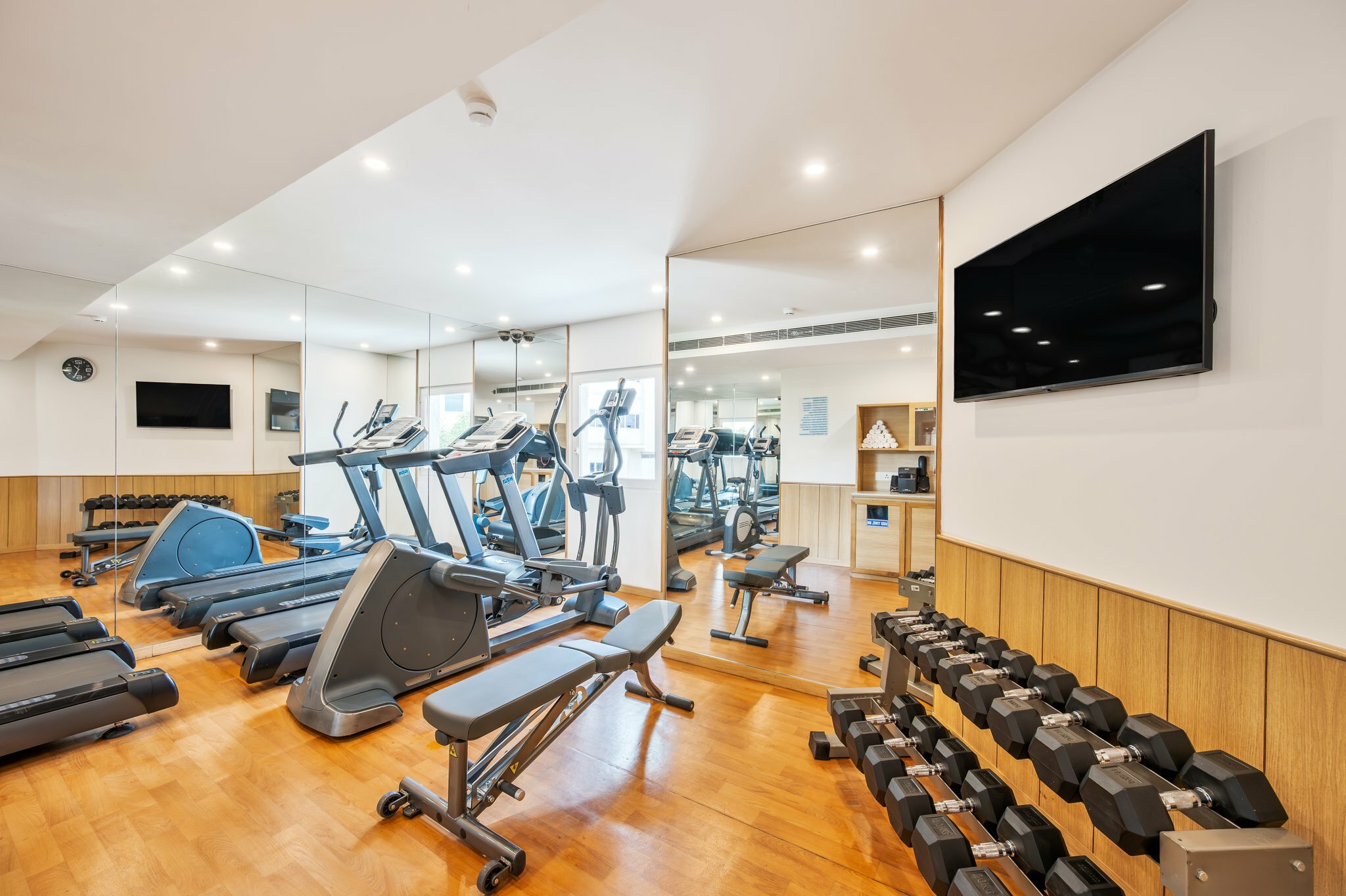 Фото Holiday Inn Express Hyderabad Hitec City, an Ihg Hotel
