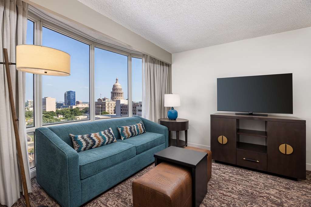 Фото DoubleTree Suites by Hilton Hotel Austin