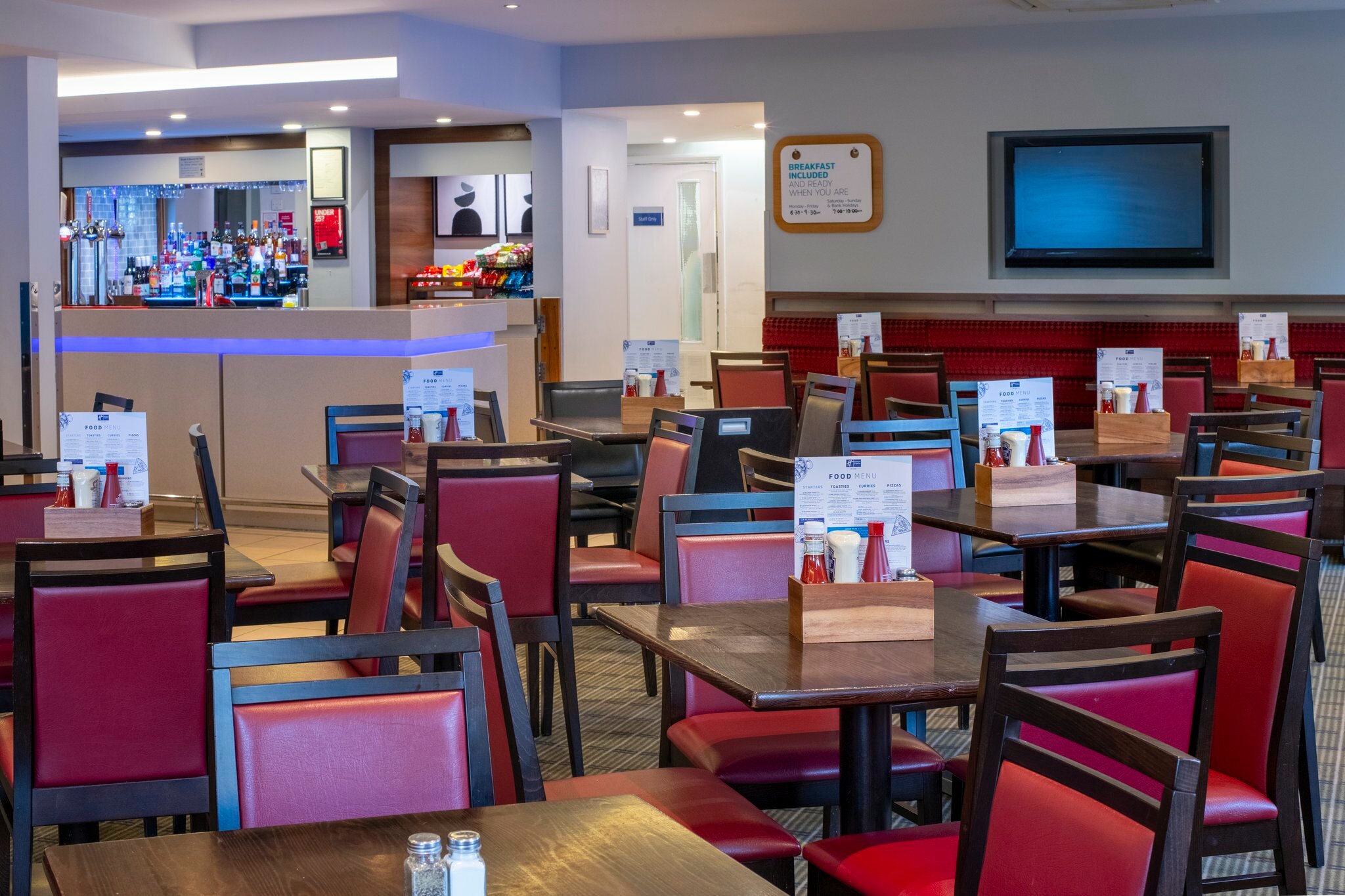 Фото Holiday Inn Express Birmingham - Oldbury, an Ihg Hotel
