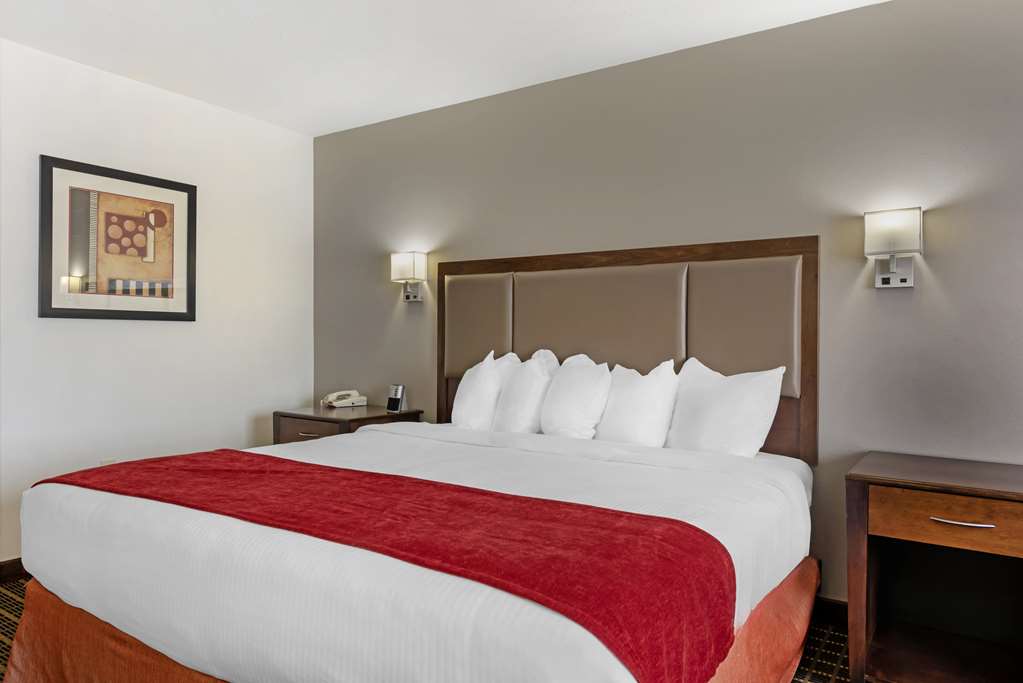 Фото Best Western Plus Eagleridge Inn & Suites