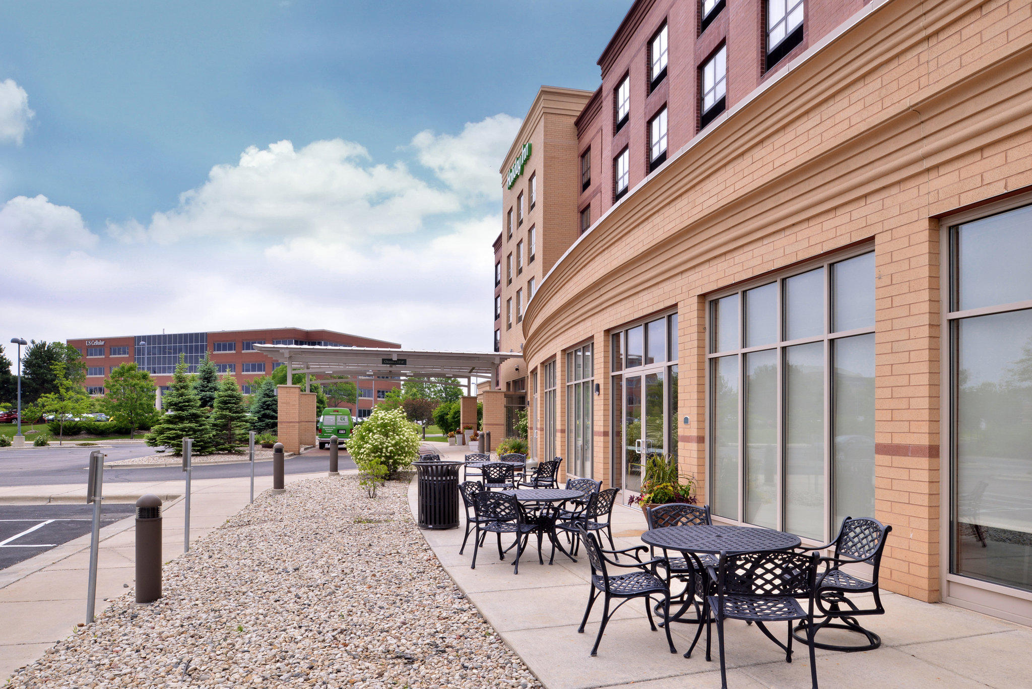 Фото Holiday Inn Madison at The American Center, an Ihg Hotel