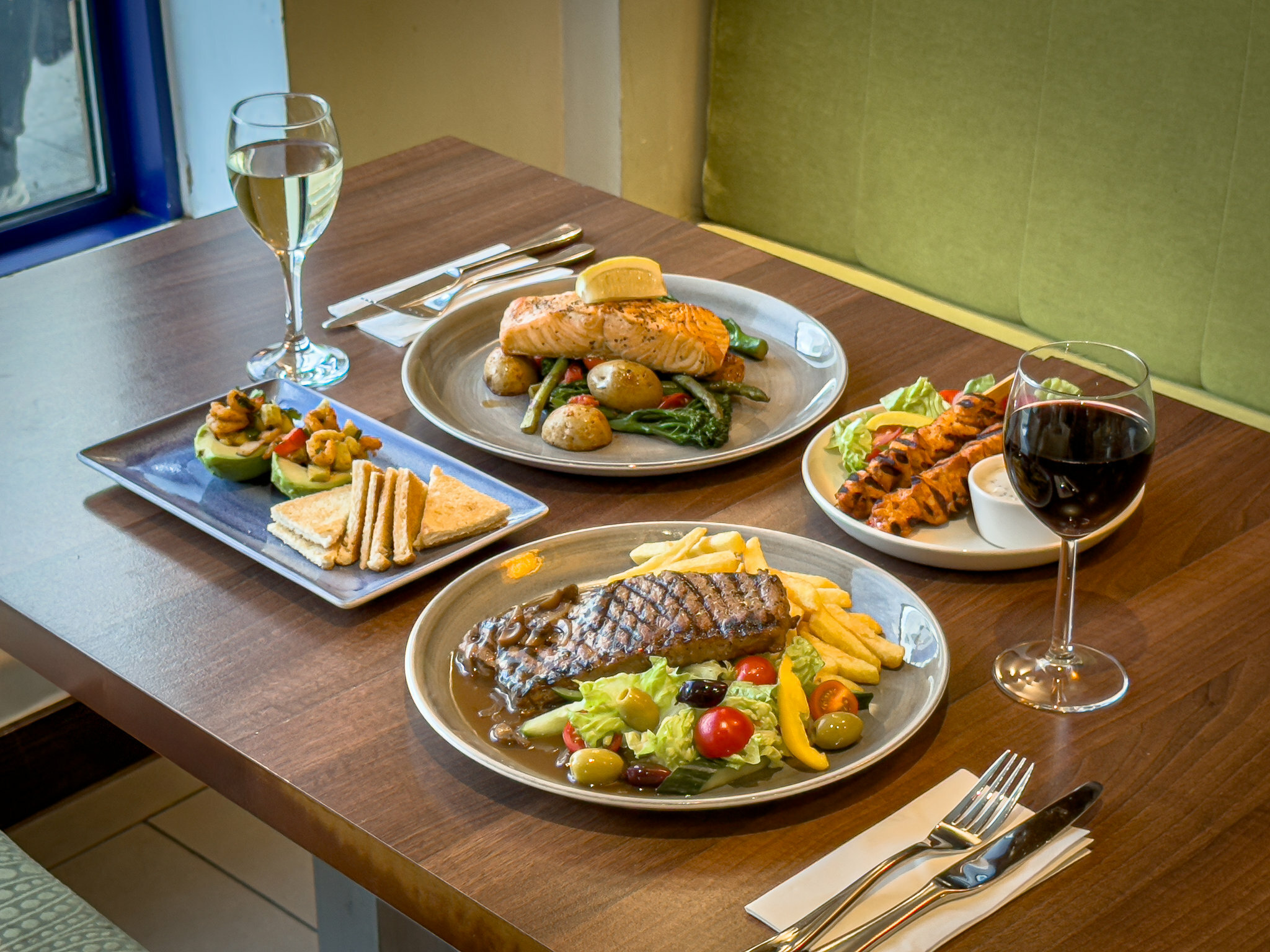 Фото Holiday Inn Express London - Stratford, an Ihg Hotel