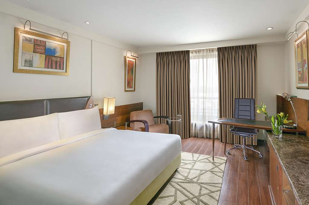 Фото Radisson Blu Plaza Hotel, Delhi Airport