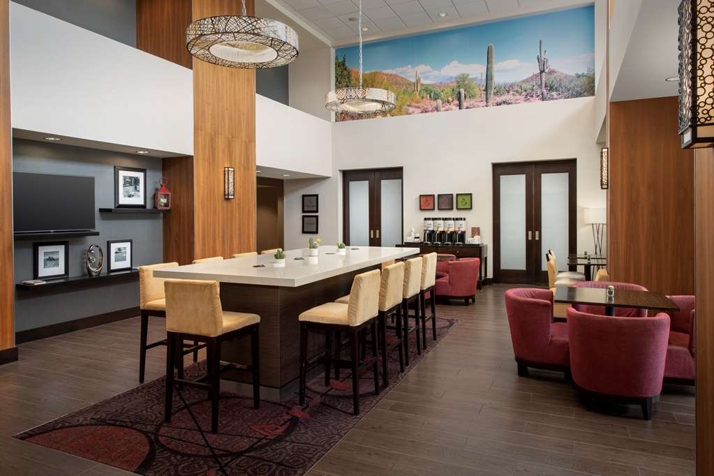 Фото Hampton Inn & Suites Phoenix Tempe