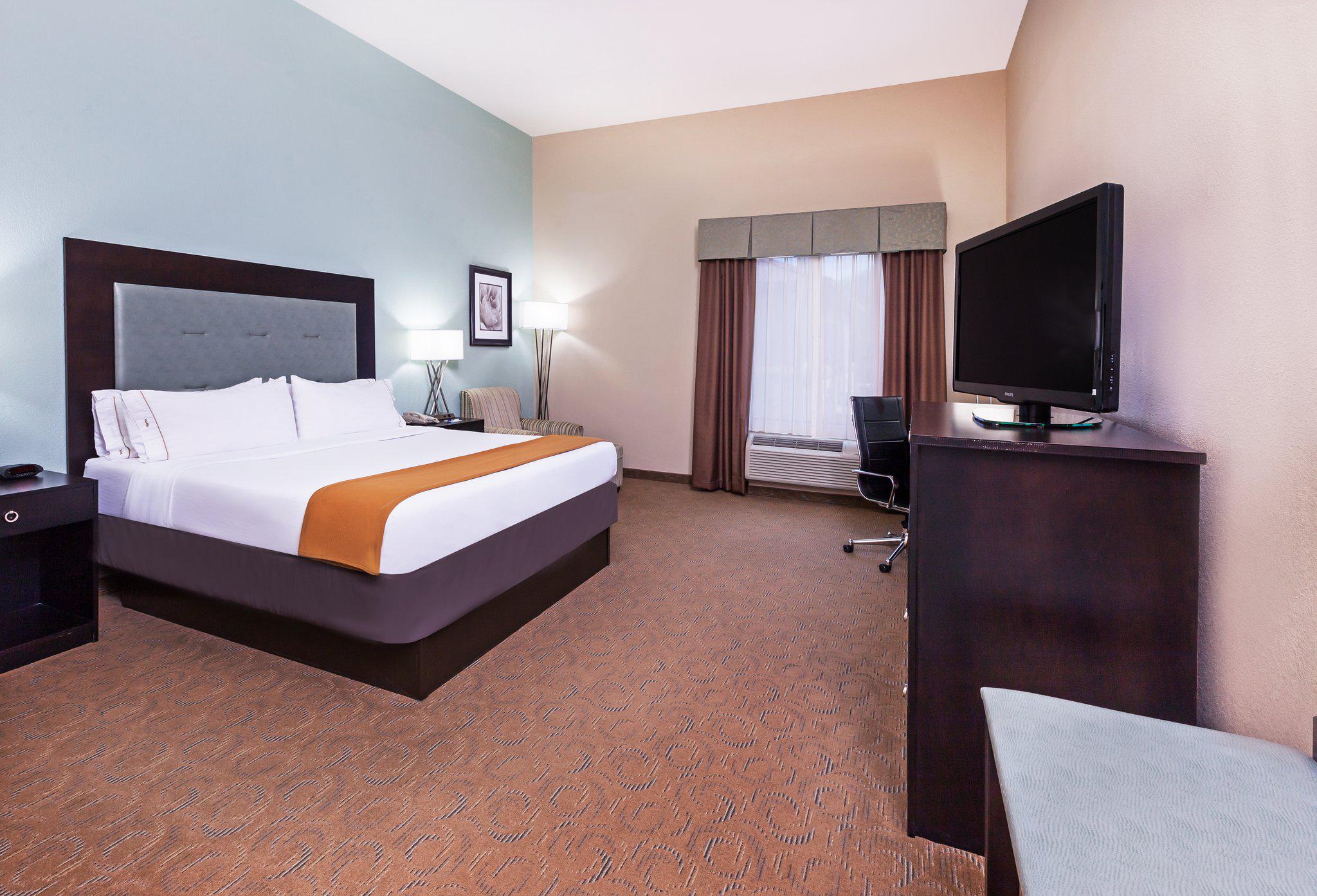 Фото Holiday Inn Express Hotel & Suites Victoria, an Ihg Hotel