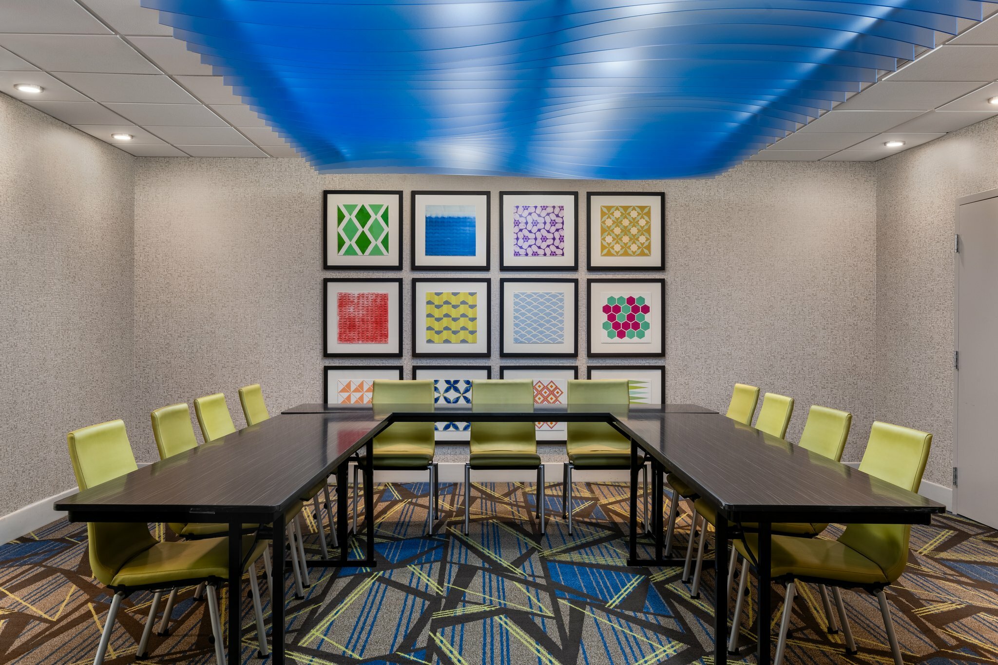 Фото Holiday Inn Express Tallahassee - I-10 E, an Ihg Hotel