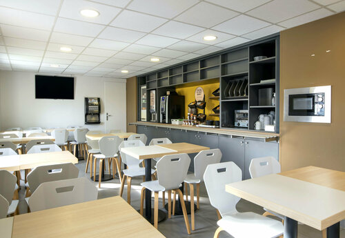 Гостиница B&b Hotel Bollene в Ньоне