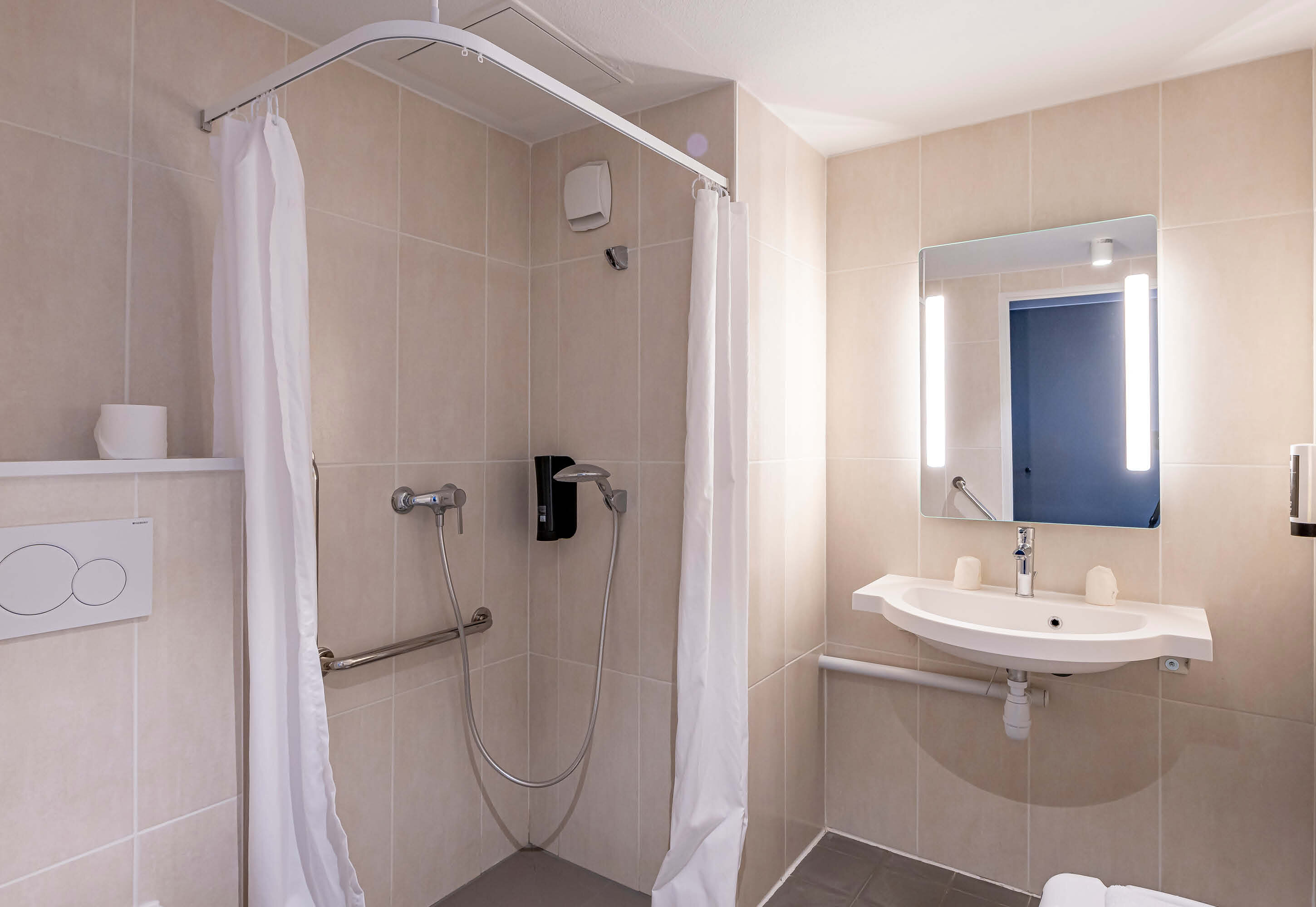 Фото B&B HOTEL Bordeaux Centre Gare Saint-Jean