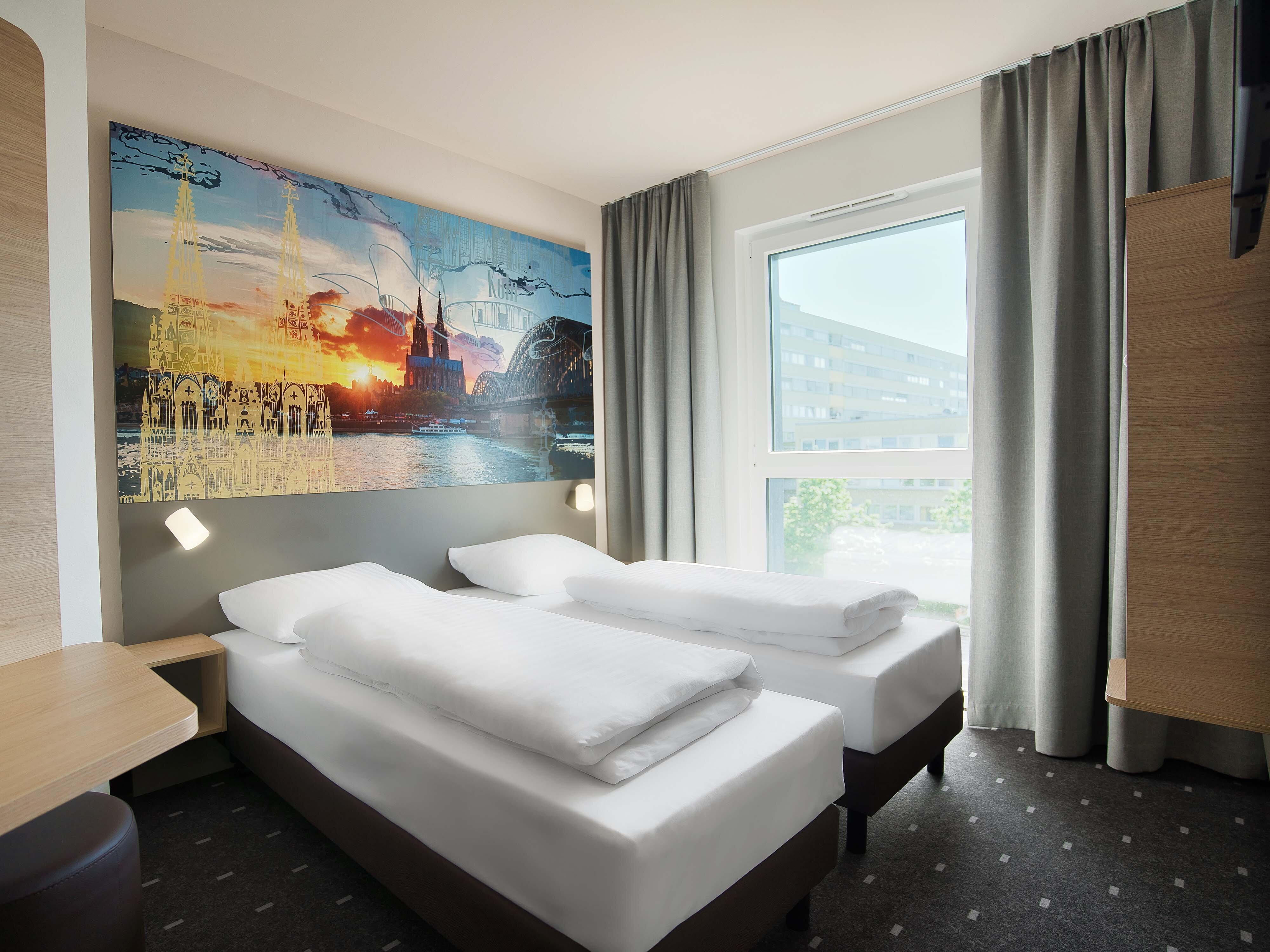 Фото B&b Hotel Köln-City