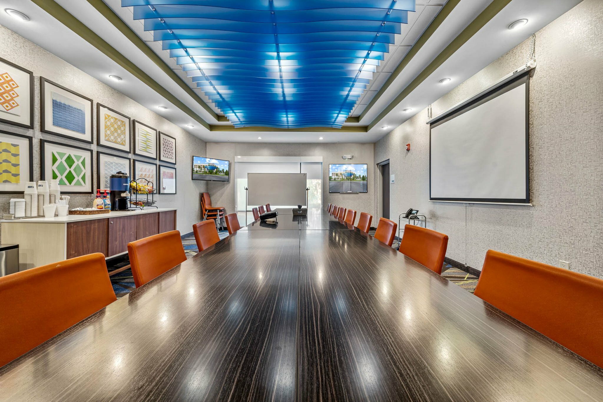 Фото Holiday Inn Express & Suites Lakeland South, an Ihg Hotel