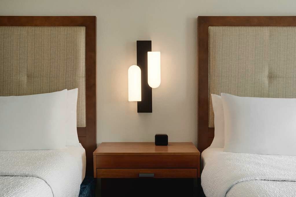 Фото Hampton Inn & Suites San Marcos