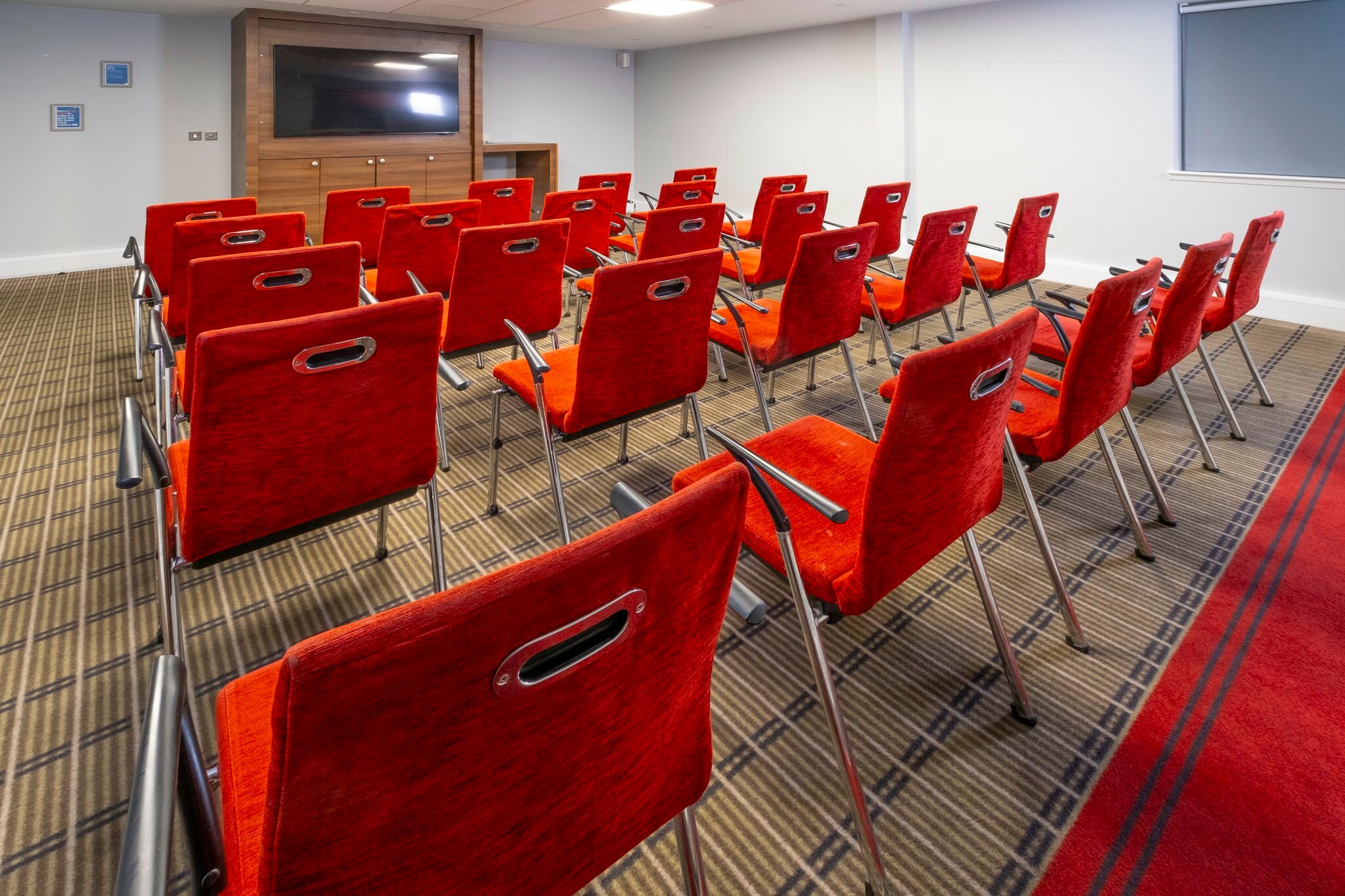 Фото Holiday Inn Express Birmingham - Oldbury, an Ihg Hotel