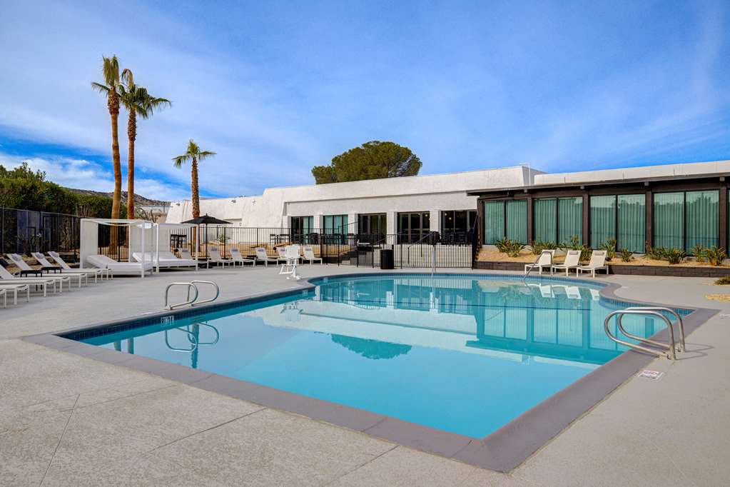 Фото DoubleTree by Hilton Palmdale, Ca
