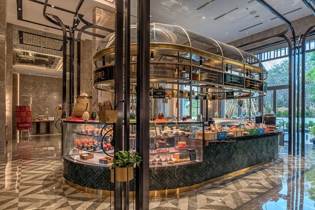 Фото Radisson Blu Hotel & SPA, Nashik