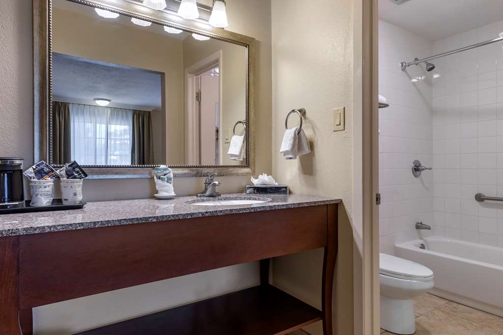 Фото Best Western Swiss Clock Inn