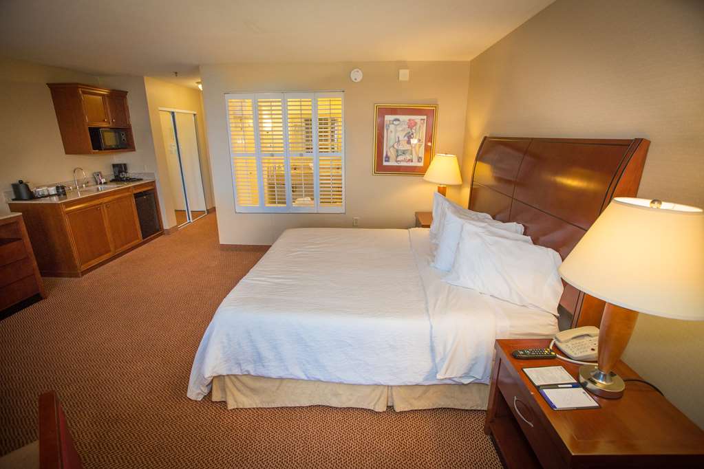 Фото Hilton Garden Inn Los Angeles Montebello