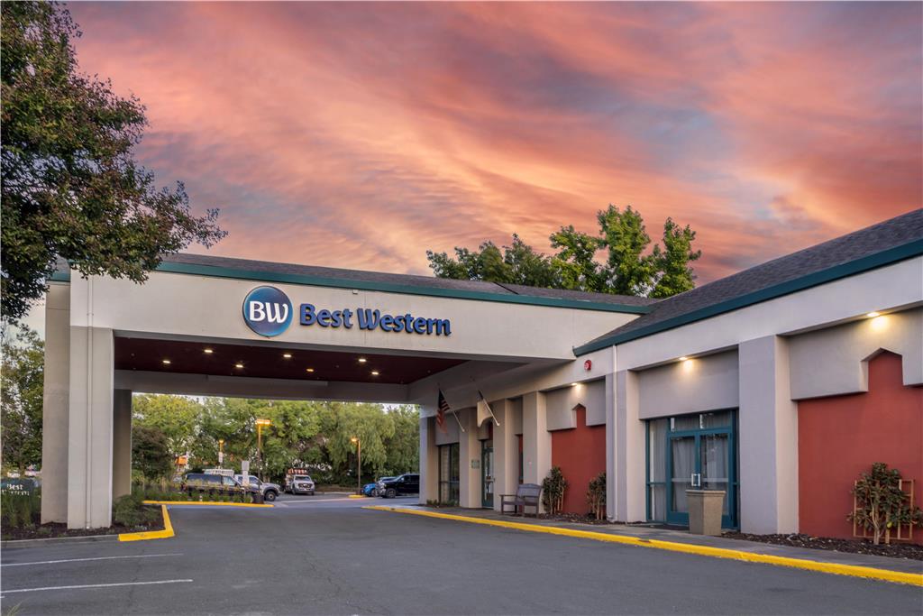 Фото Best Western Heritage Inn