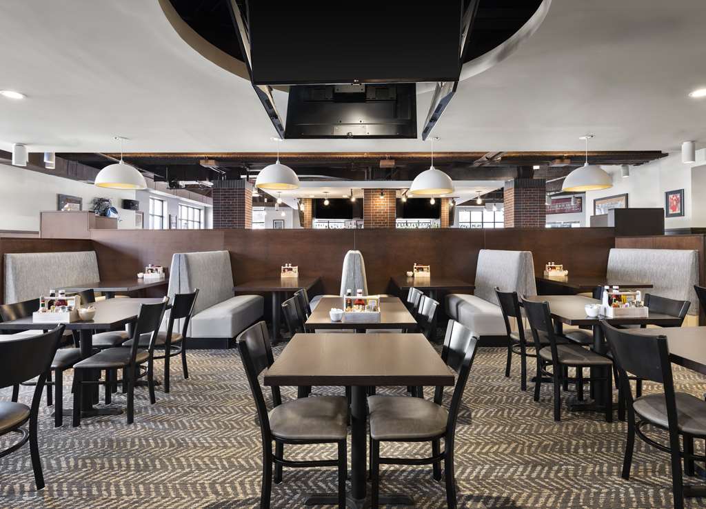 Фото Hilton Garden Inn Bloomington