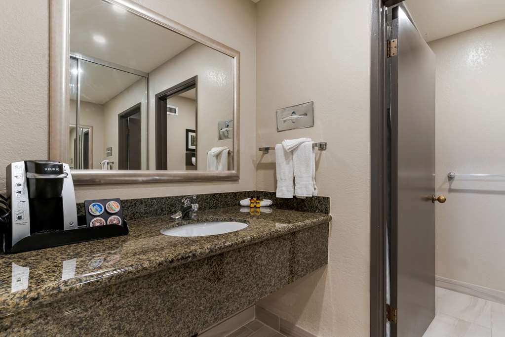 Фото Best Western Plus Forest Park Inn