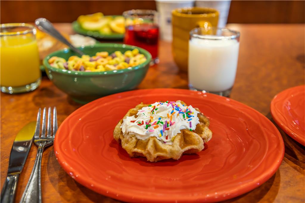 Фото Best Western Plus Service Inn & Suites