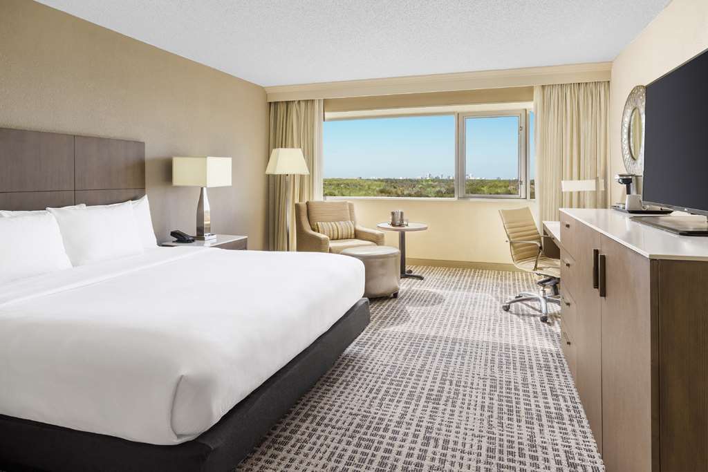 Фото DoubleTree by Hilton Orlando Airport