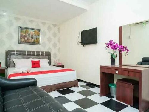 Гостиница RedDoorz near Uniska Banjarmasin в Банджармасине