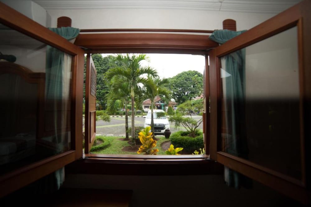 Фото Kresna Hotel Wonosobo