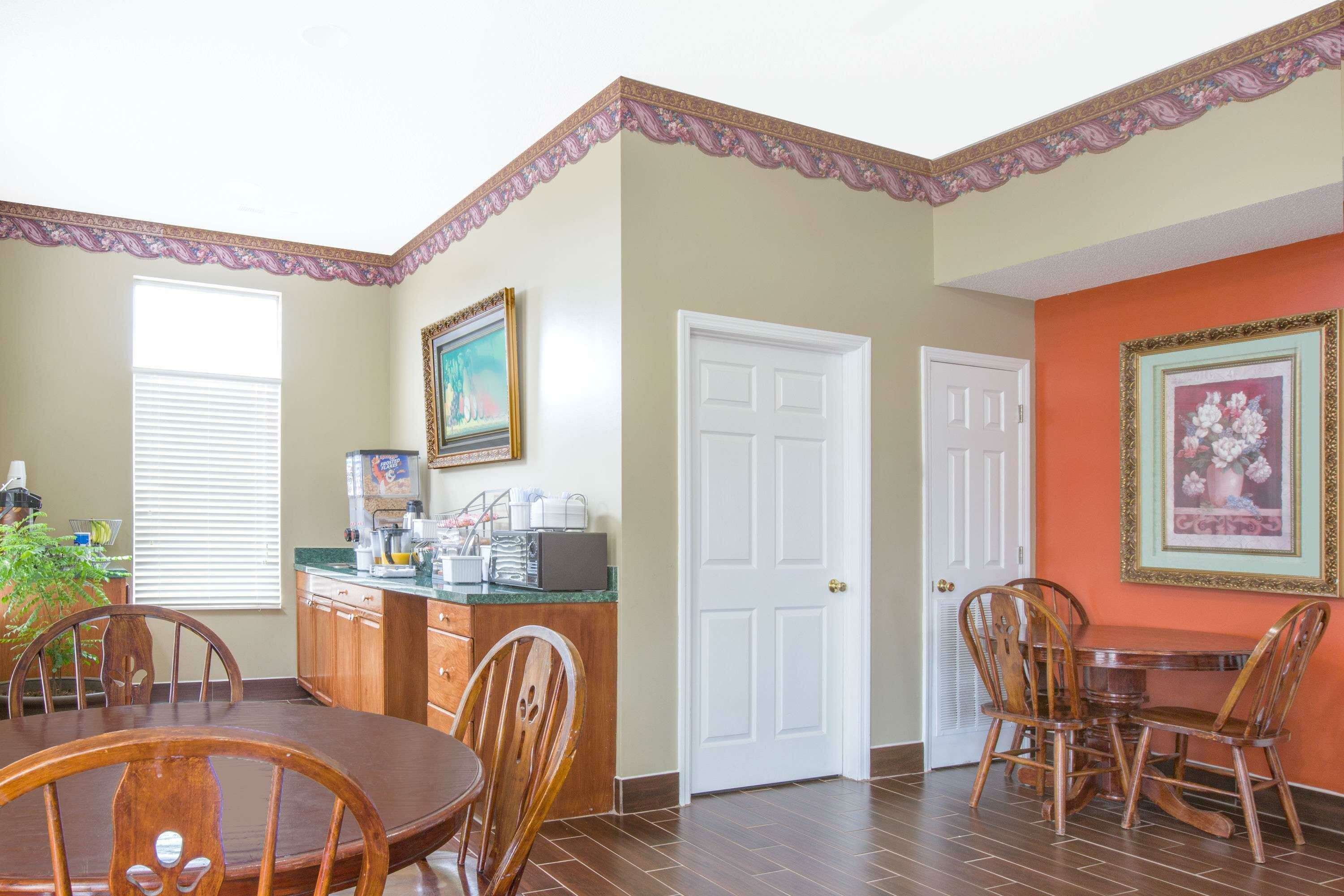 Фото Super 8 by Wyndham Talladega Al