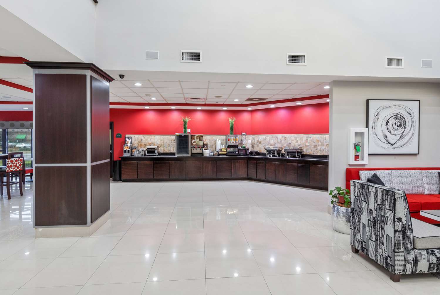 Фото Wingate by Wyndham Lake Charles Casino Area