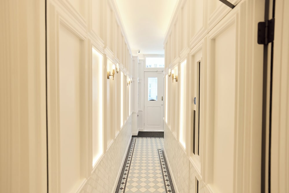 Фото Mayflower Hotel