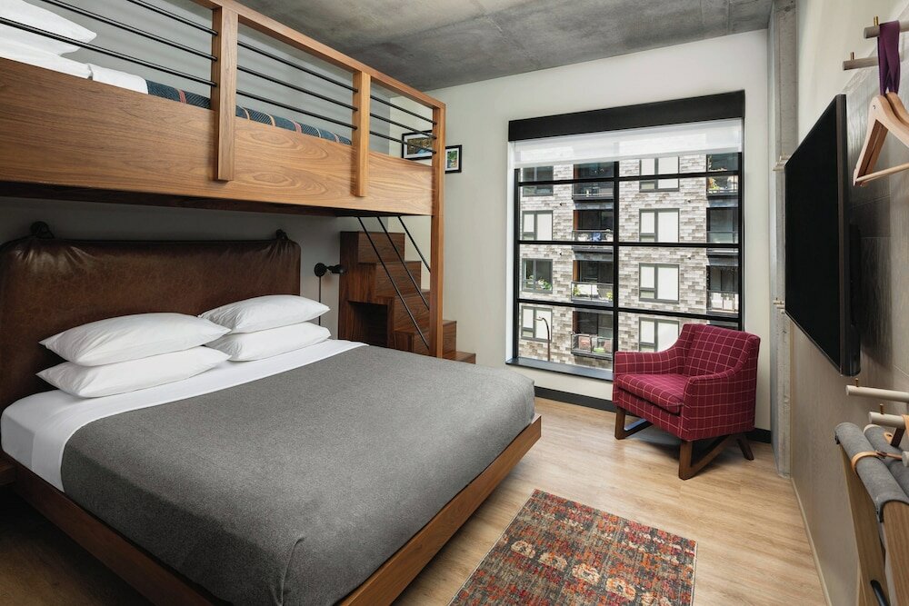 Фото Moxy Minneapolis Downtown