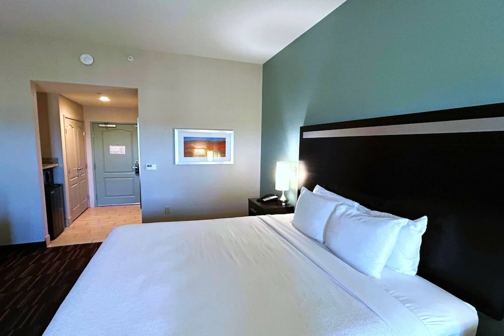 Фото Best Western Plus Desert Poppy Inn