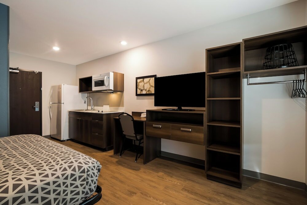 Фото Woodspring Suites Denver Commerce City