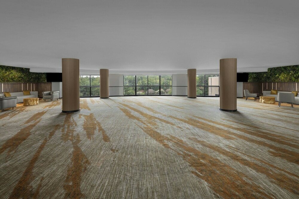Фото Renaissance Raleigh North Hills Hotel