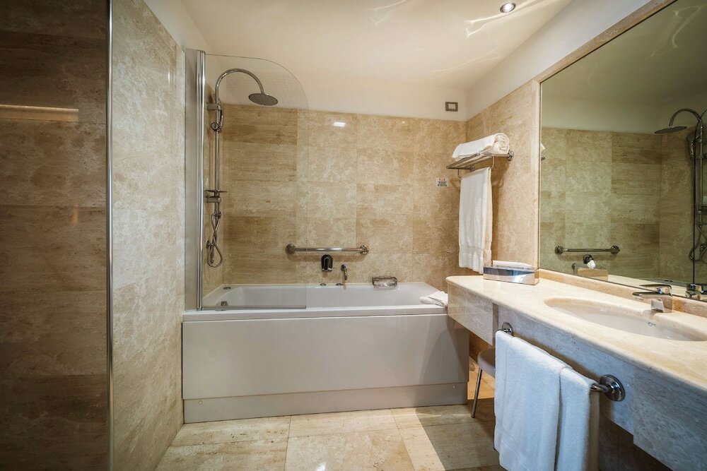 Фото DoubleTree by Hilton Hotel Olbia - Sardinia